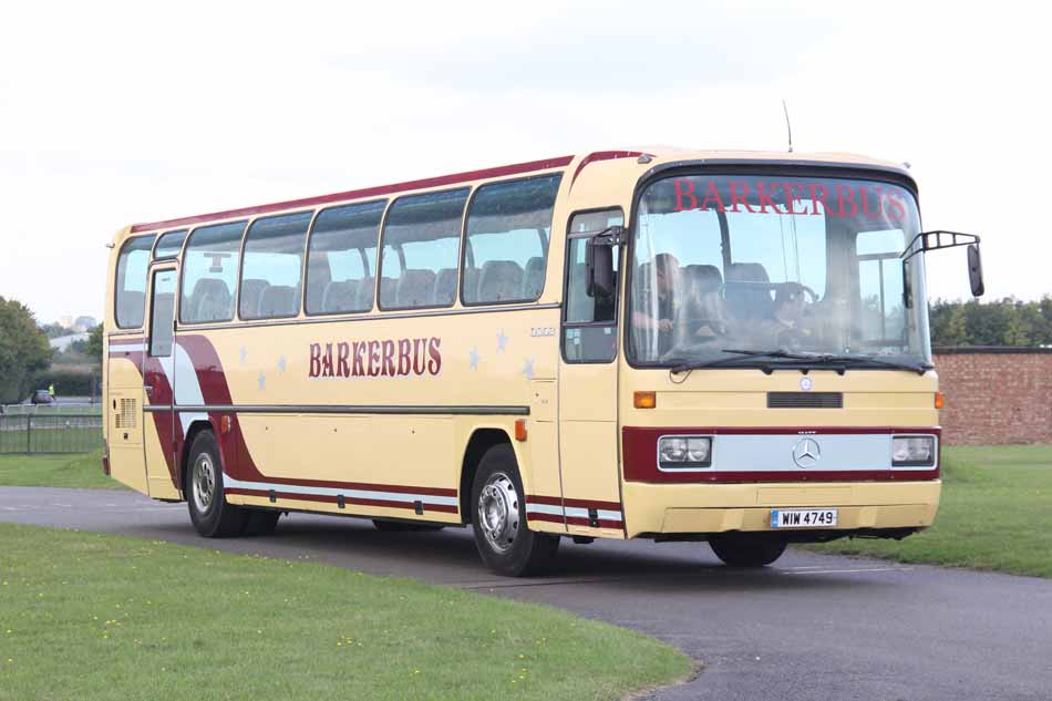 Barkerbus Mercedes O303 WIW4749