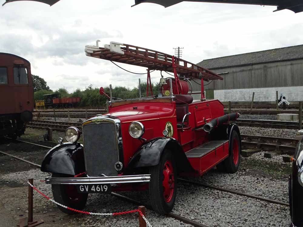 Morris Commercial fire engine GV4619