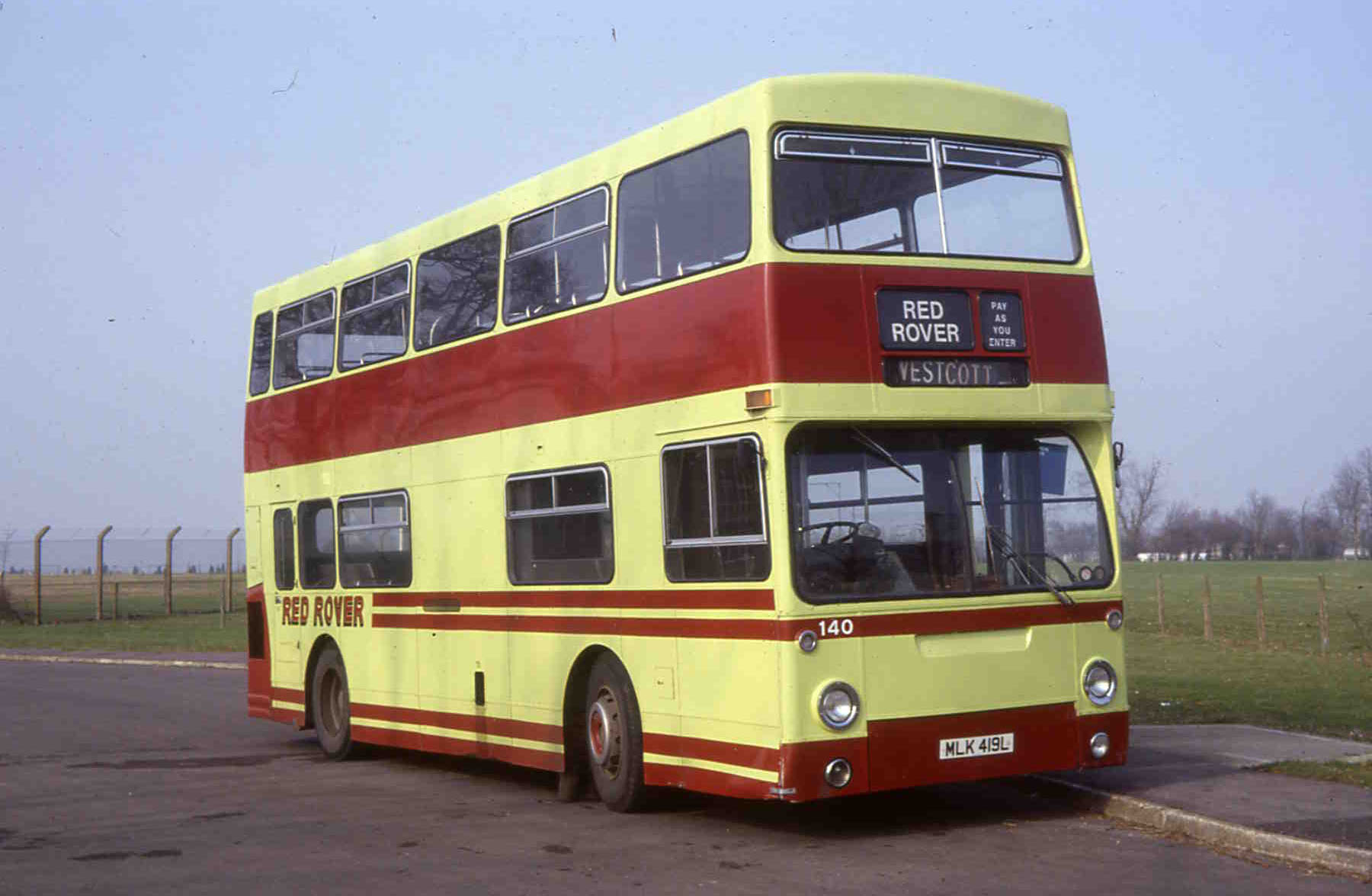 RED ROVER | SHOWBUS HOME COUNTIES BUS IMAGE GALLERY | DMS