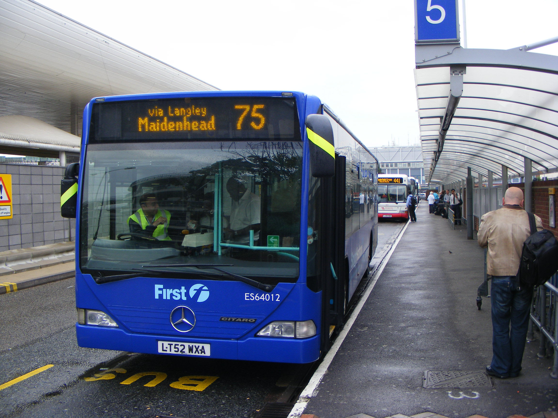 Beeline & First Berkshire | SHOWBUS BUS IMAGE GALLERY | London & Home ...