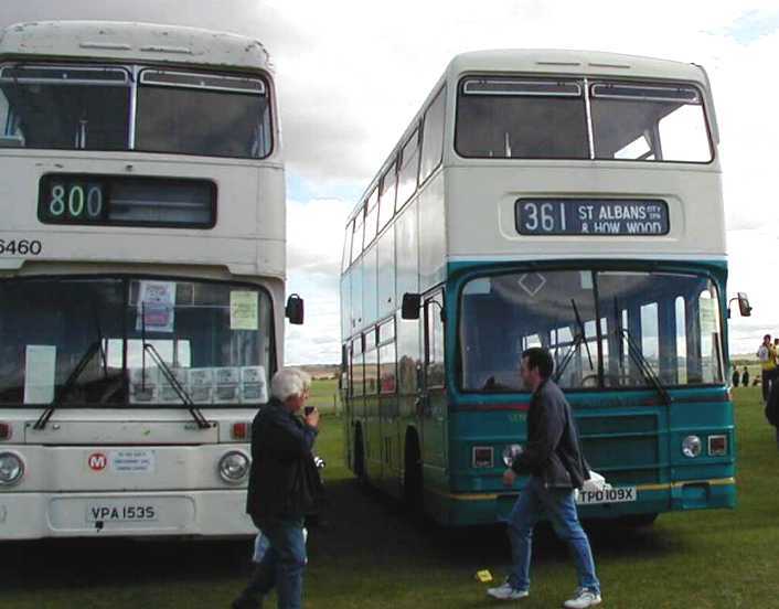 Former London Country LR9 TPD109X