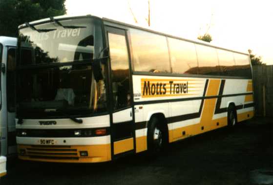 Motts Volvo B10M Jonckheere Wycombe Wanderers Team coach 90WFC