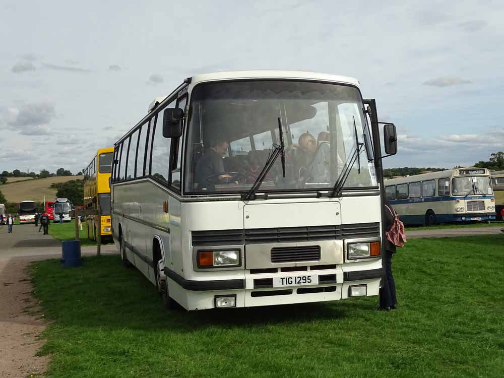 Jubilee Coaches Bedford YNT Plaxton Paramount 3200 TIG1295